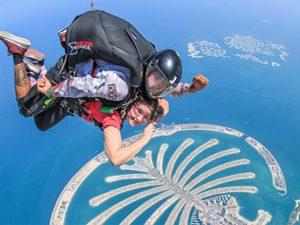 Skydive Dubai: تجربه هیجان‌انگیز هوایی با منظره مارینا